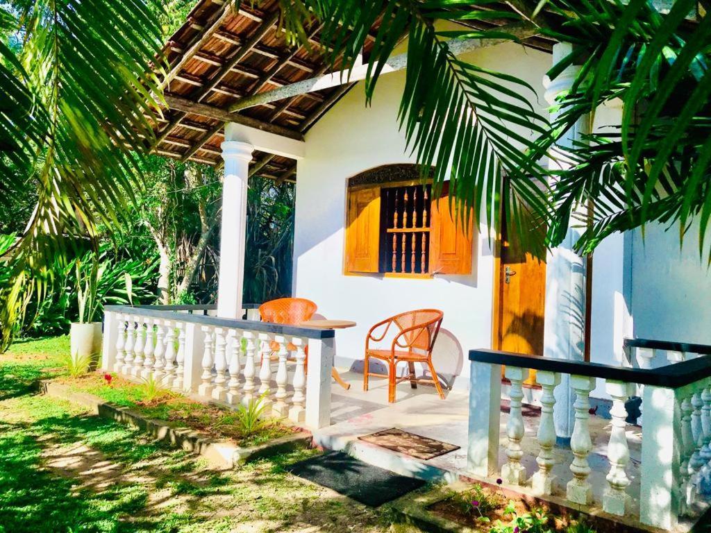 Freedom192 Hotell Weligama Exteriör bild